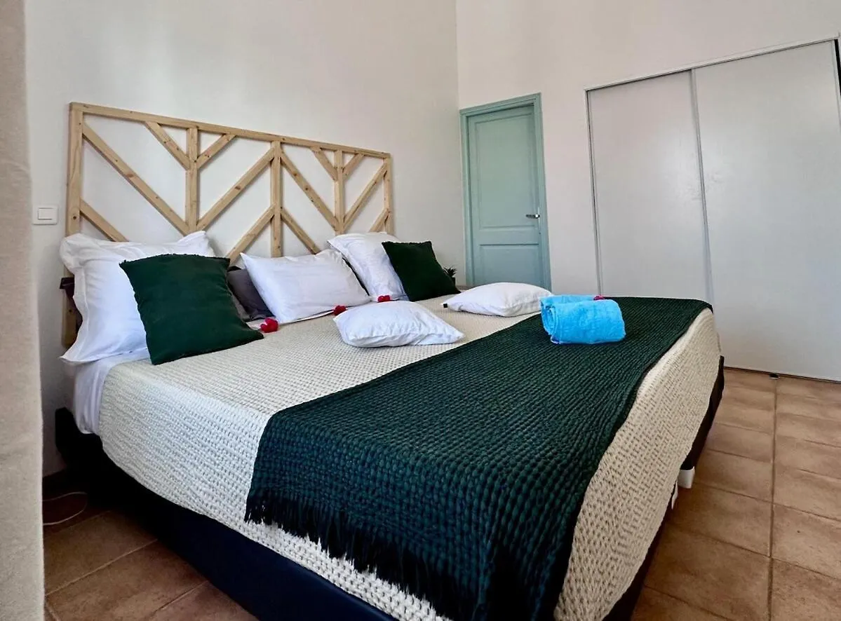 Renovated 2 Bedrooms Apartment Beach Front La Baie-Orientale 0*,
