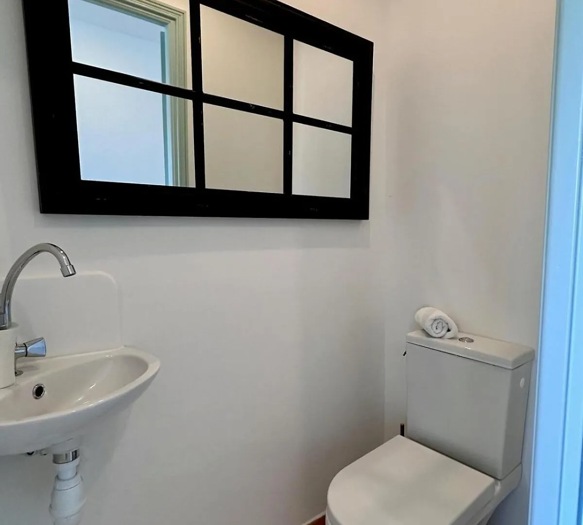 Renovated 2 Bedrooms Apartment Beach Front La Baie-Orientale Saint-Martin